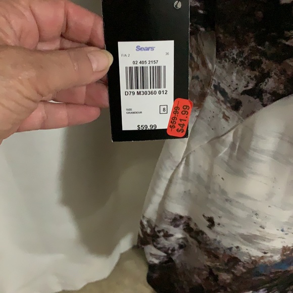 Dress - Picture 4 of 4